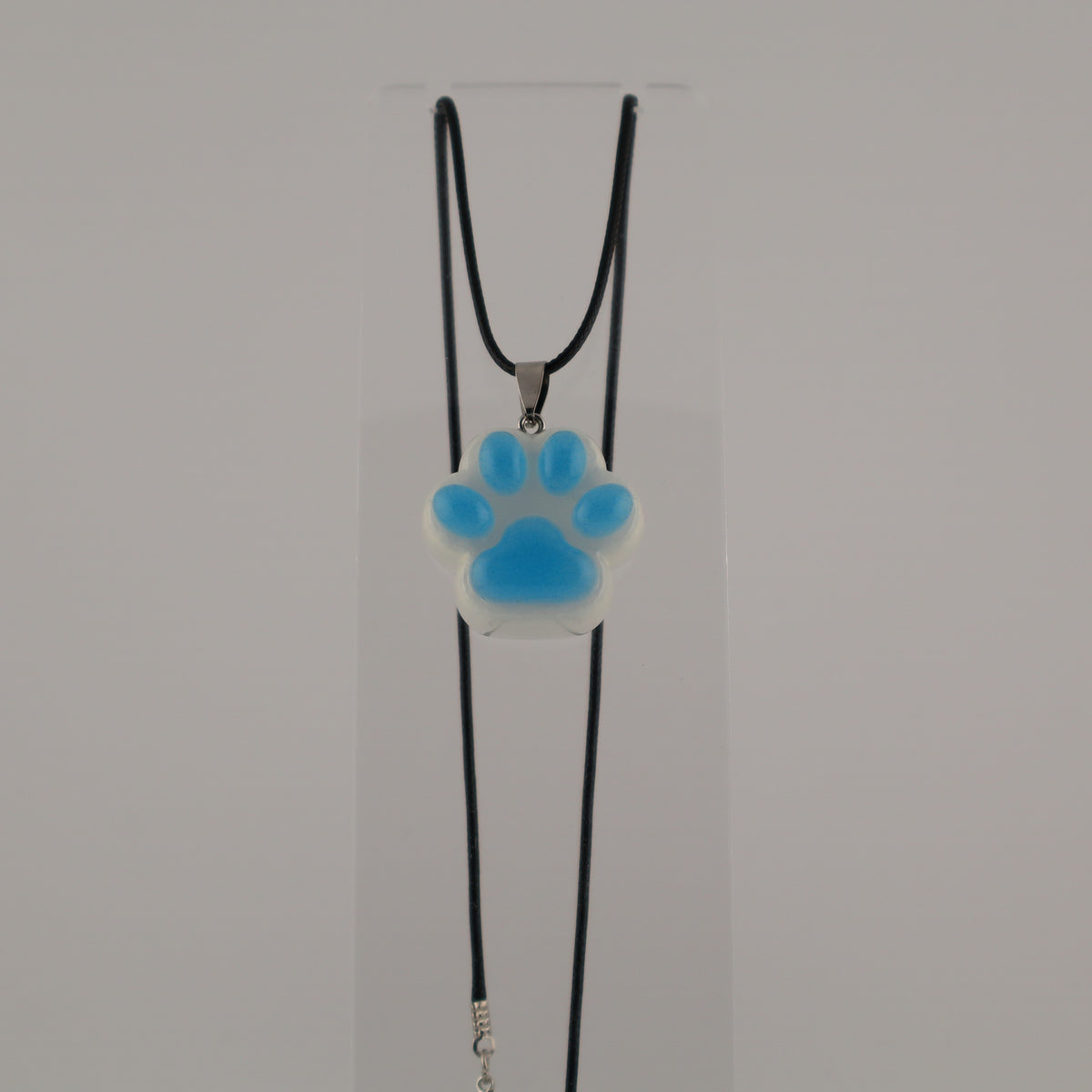 PENDANTS AND NECKLACES