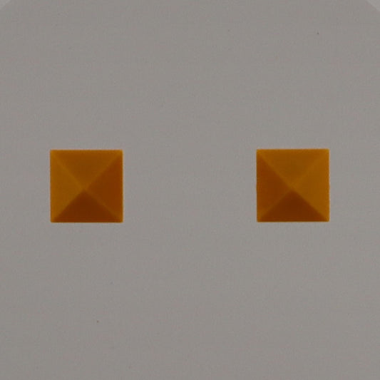 PYRAMID STUDS