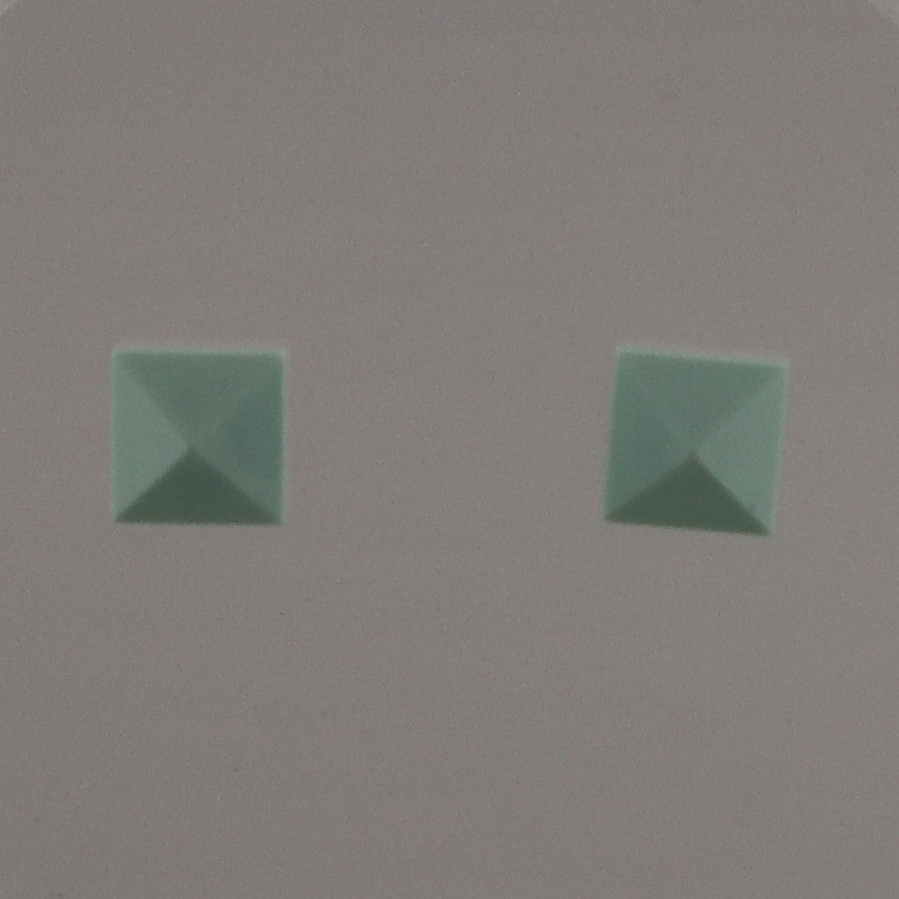 PYRAMID STUDS