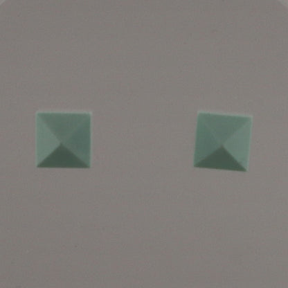 PYRAMID STUDS