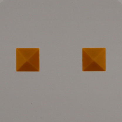 PYRAMID STUDS