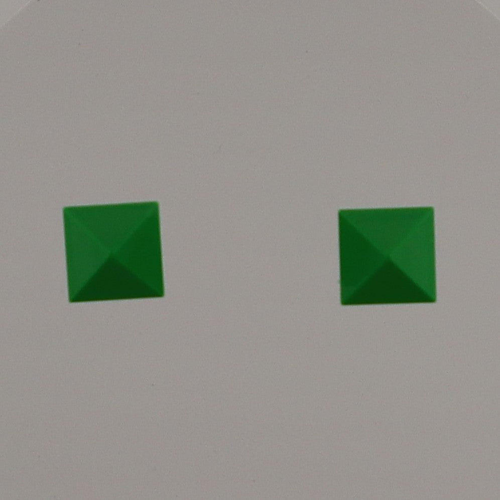 PYRAMID STUDS