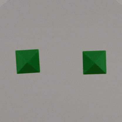 PYRAMID STUDS