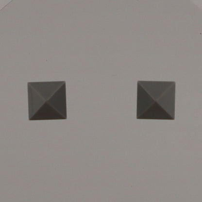 PYRAMID STUDS