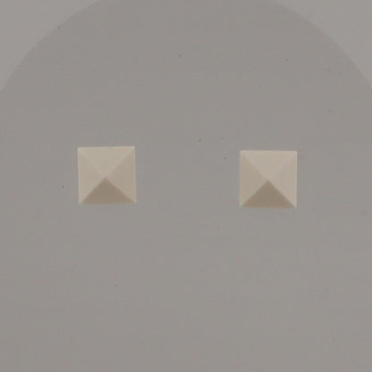 PYRAMID STUDS